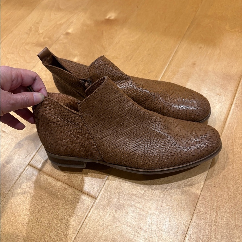 Marroqui Sanchez Spain brown leather woven  ankle side-zip bootie boot 39 8